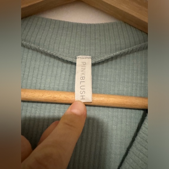 Pink blush maternity top - Picture 2 of 3